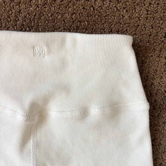 Monday Active Elysian Short Ivory Lightweight Rib Small S - Picture 5 of 6